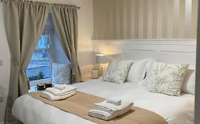 JT Abergwaun hotel